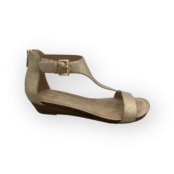 NWOT Kenneth Cole Reaction Womens Great Gal T Strap Wedge Sandal Beige Size 9 - Picture 5 of 10